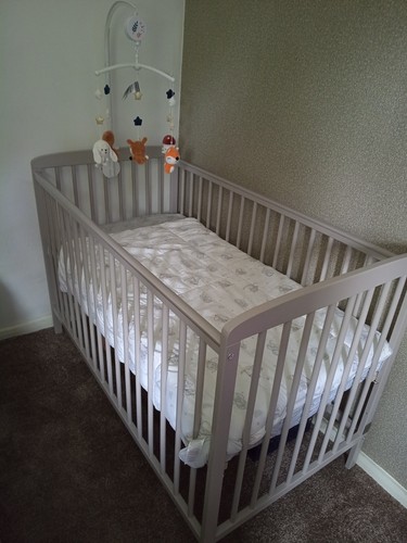 Baby cot bed - cot, mattress